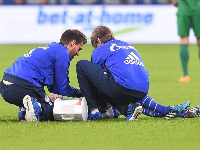 Schalke 04 feierte einen wichtigen, allerdings auch glücklichen 1:0-Sieg gegen den FC Augsburg - und musste diesen Sieg teuer bezahlen: Julian Draxler verletzte sich wohl schwer am Oberschenkel.