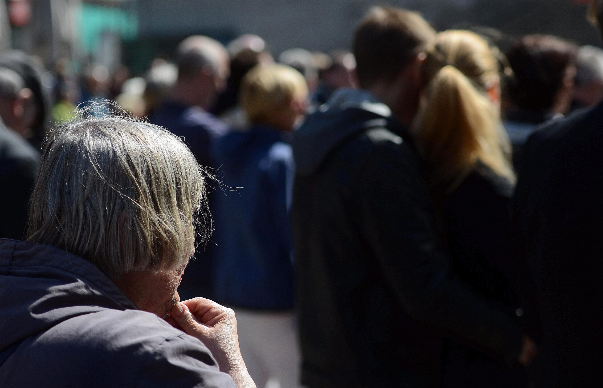 In Köln gedachten die Menschen der Opfer des Germanwings-Flugzeugabsturzes am 24. März.