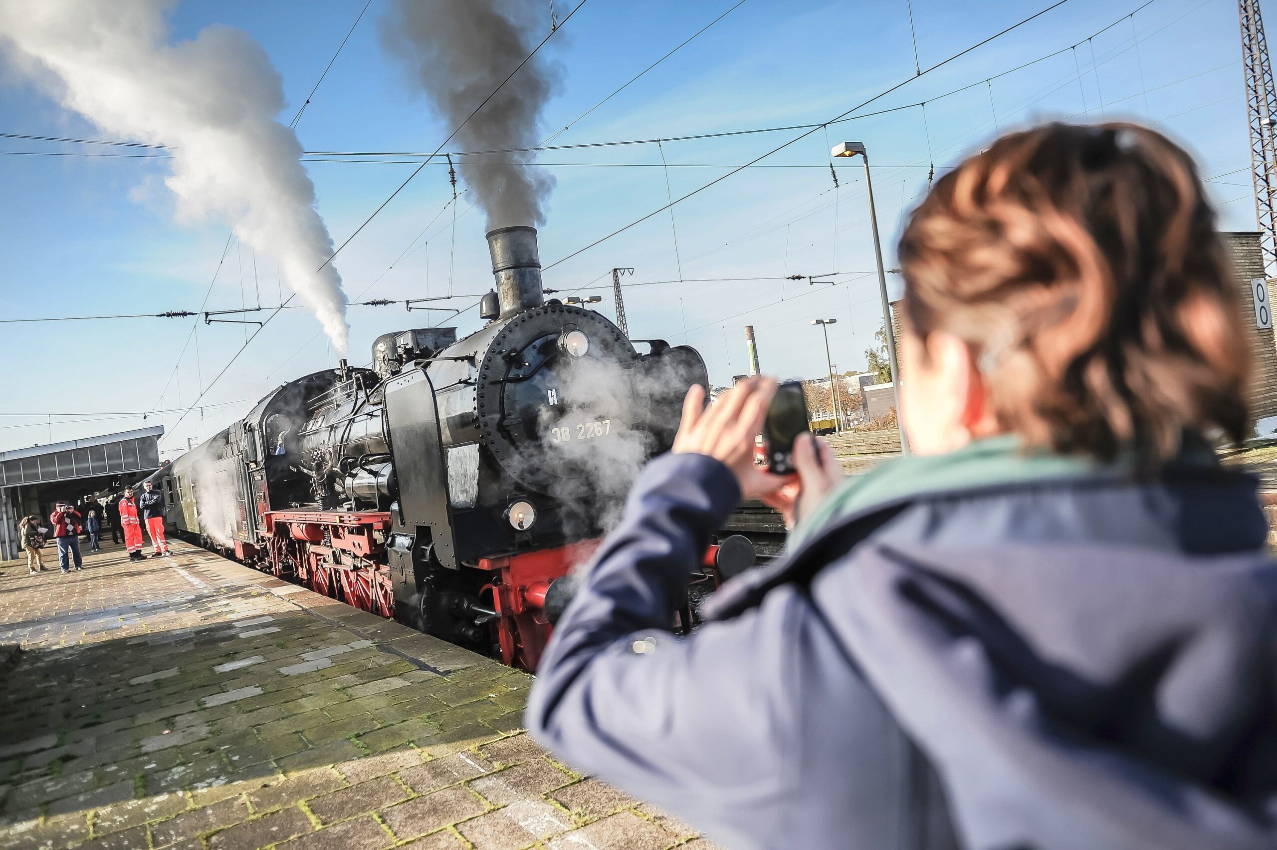 Barbara Meisner macht Erinnerungsfotos.