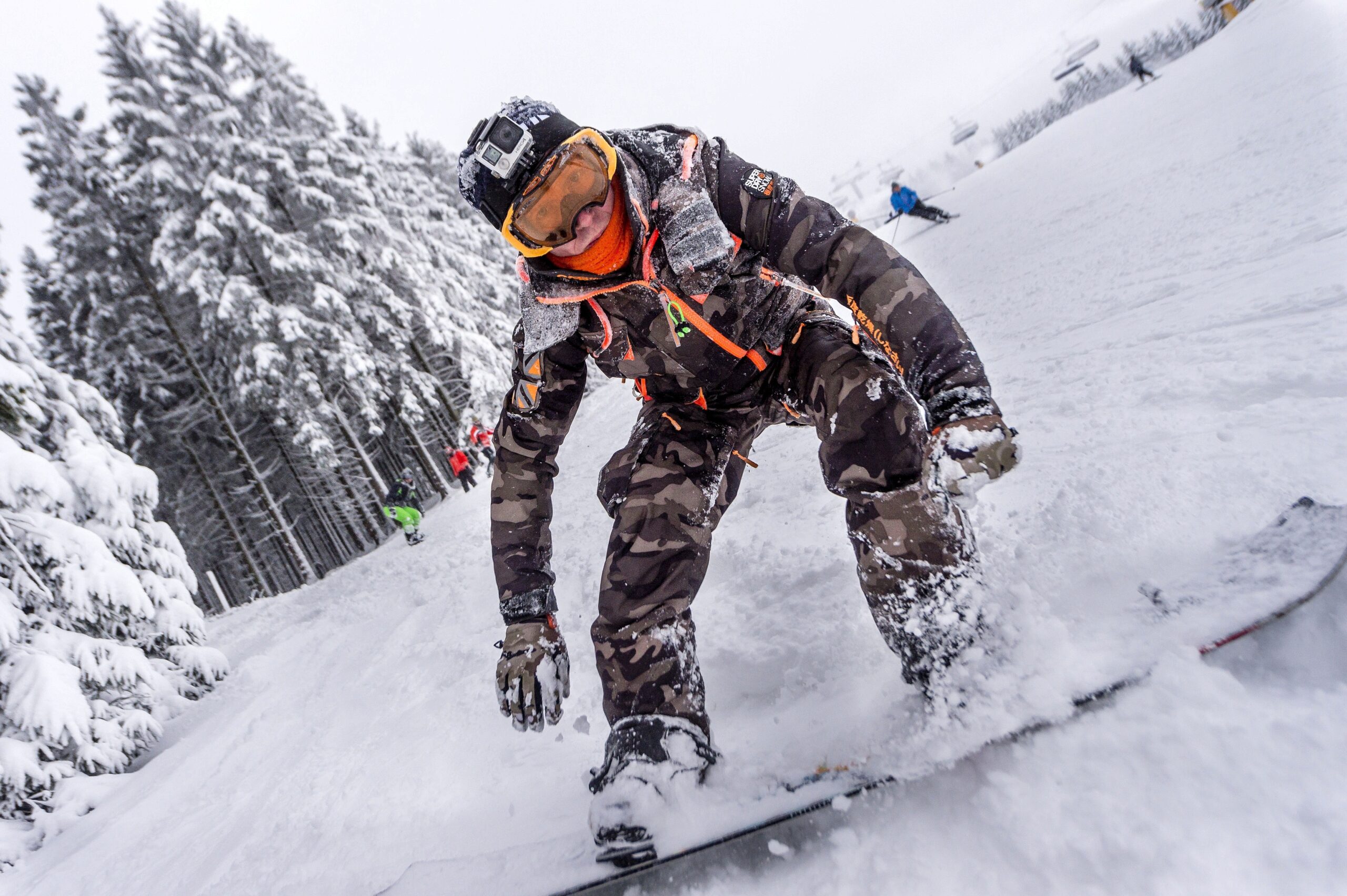 Dichter Nebel machte am Freitag den Ski Fans zu schaffen. Auf den meisten Pisten waren die Sichtbedingungen recht dürftig.