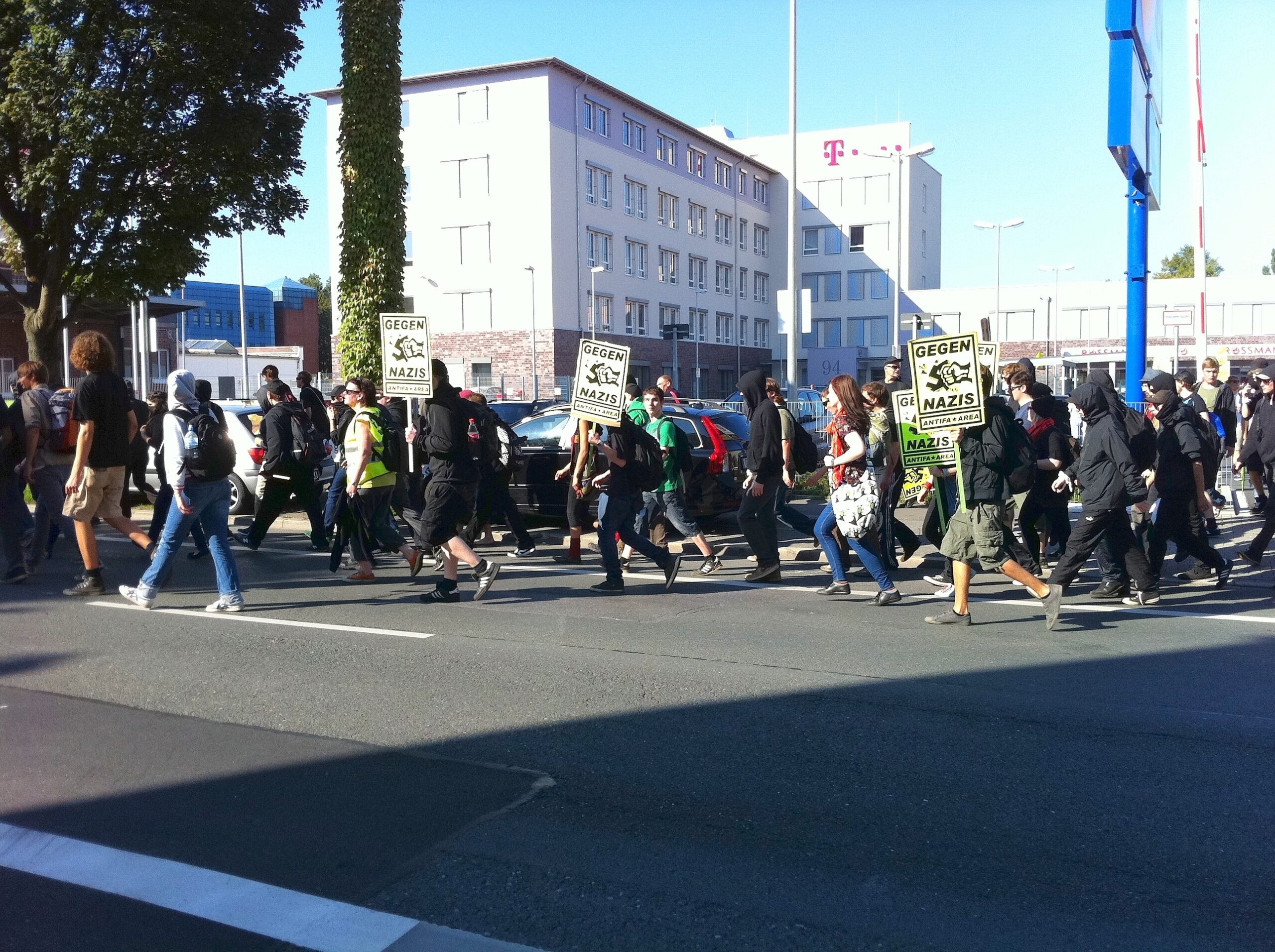 Demonstrationszug gegen Neonazis.