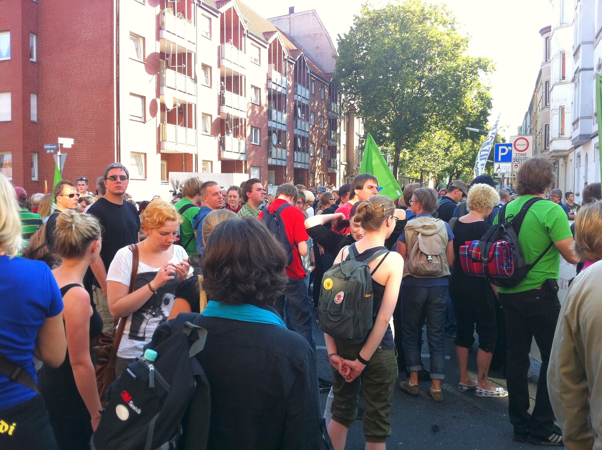 Demonstrationszug gegen Neonazis.