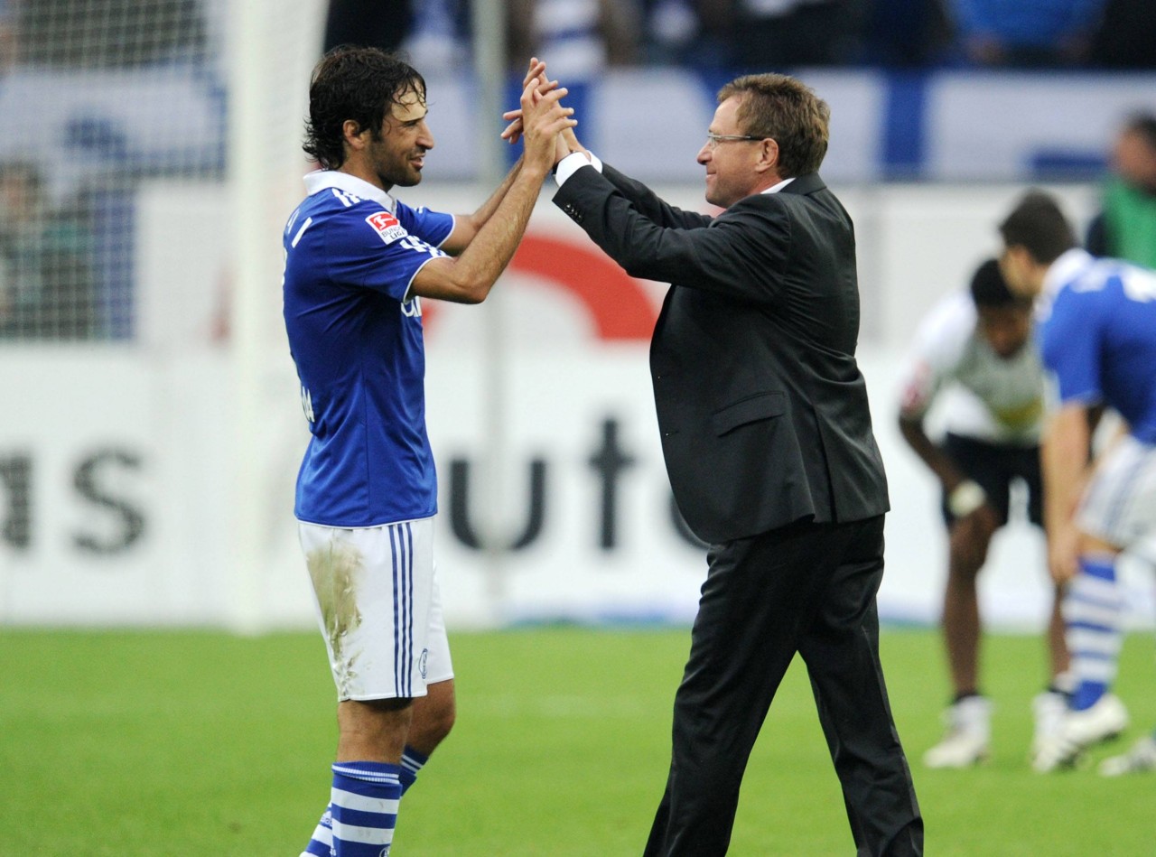 Beim FC Schalke 04 ist der Fantraum einer Rückkehr von Ralf Rangnick (r.) geplatzt.