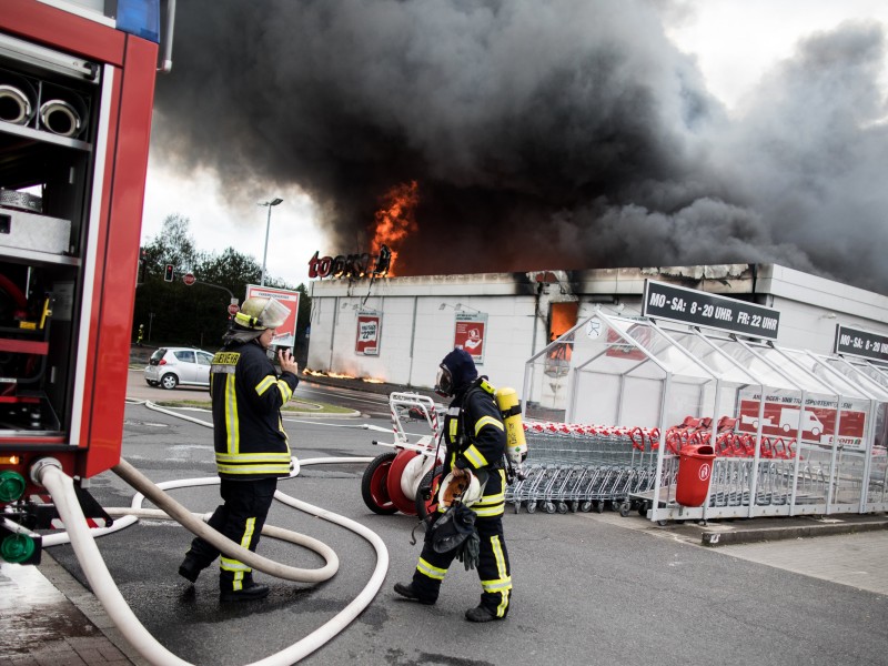 Großbrand im Toom-Baumarkt in Oer-Erkenschwick.