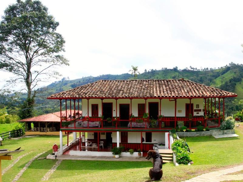 Im Goldenen Kaffeedreieck der kolumbianischen Zentralkordilleren nahe Salento steht die Finca El Ocaso - heute ist sie auch ein Ziel für Touristen, die etwas über den Kaffeeanbau lernen wollen.