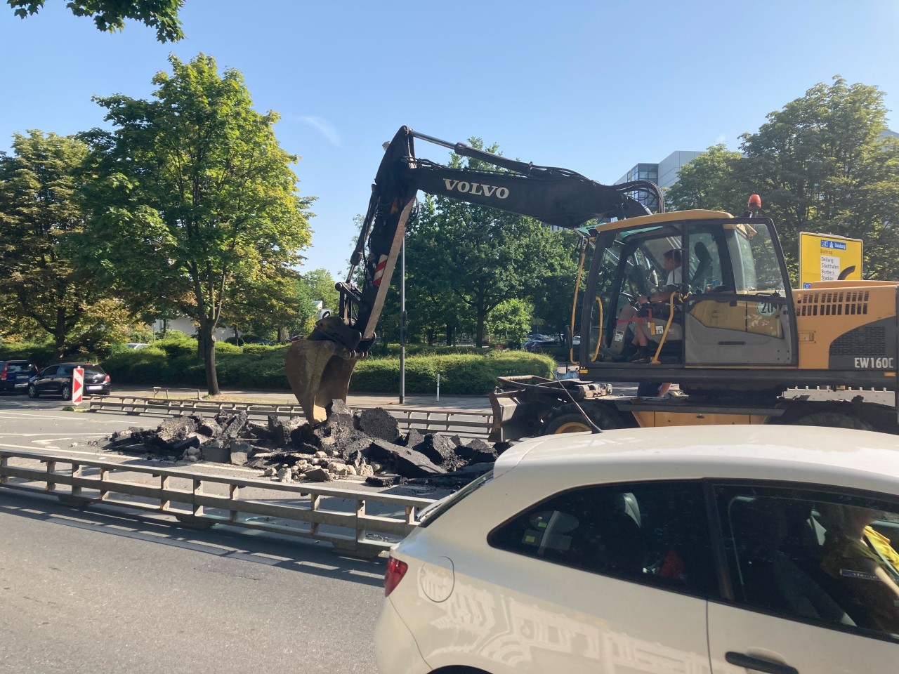 In Essen ist es bei 40 Grad auf der Baustelle besonders heiß. 