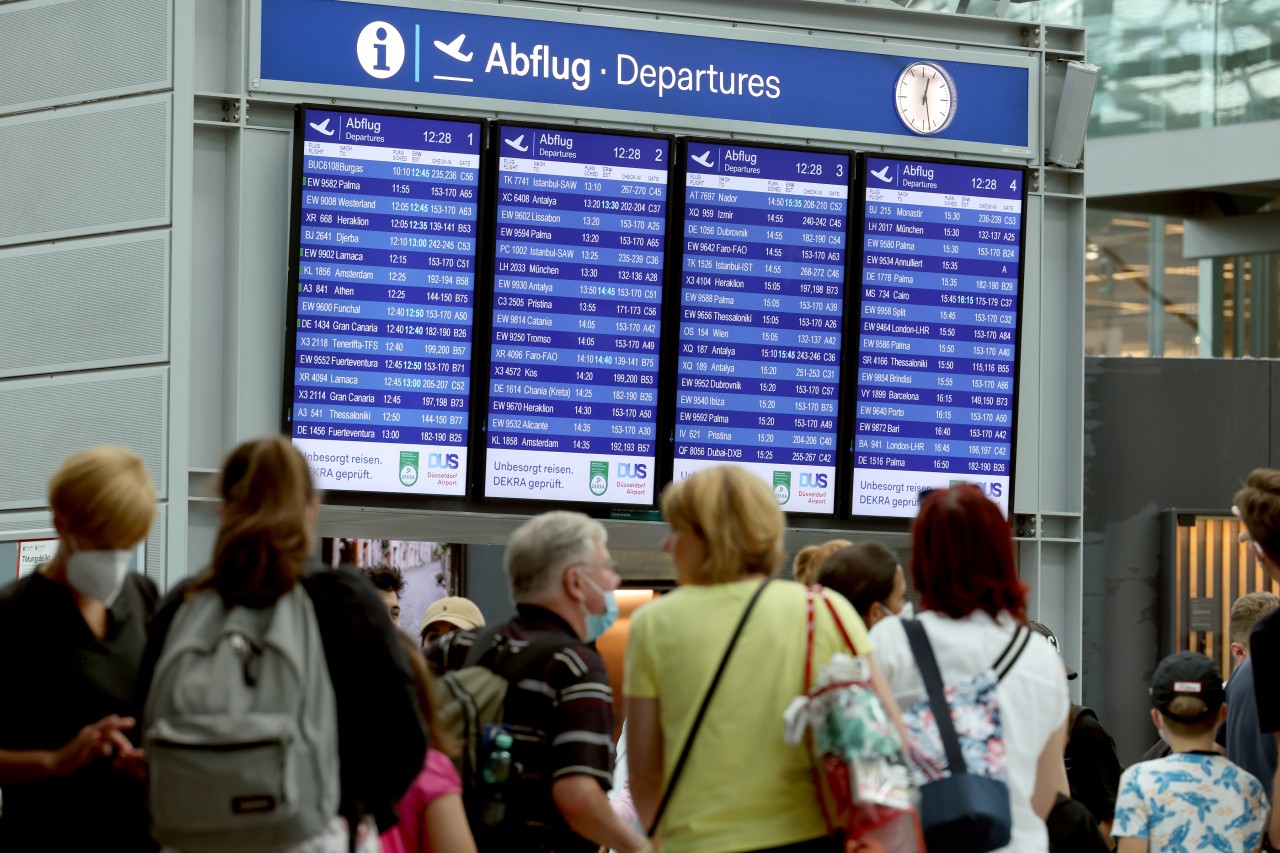 „Kiss & Fly“ am Flughafen Düsseldorf ist zurück! (Symbolbild)