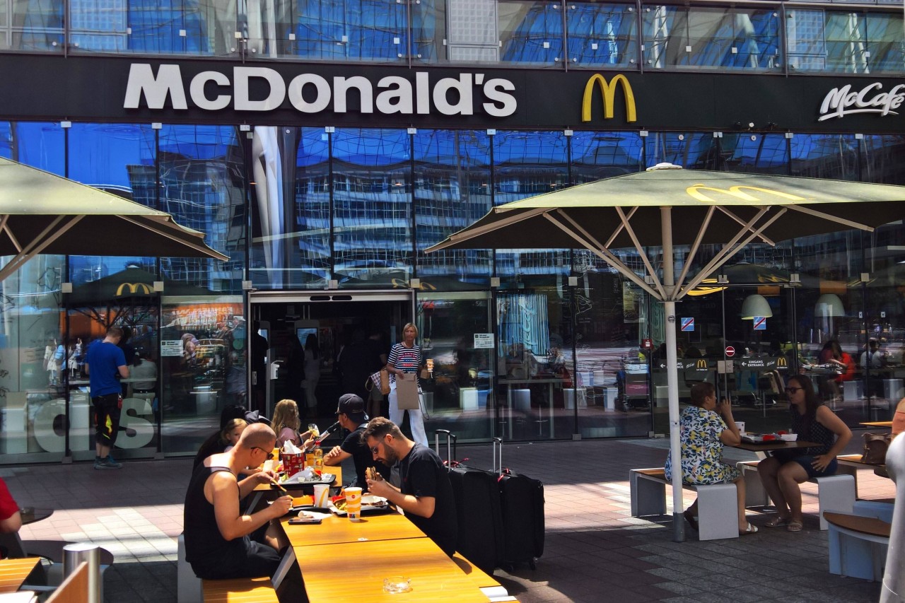 Bei diesem Sommer-Angebot bei McDonald's sehen die Kunden rot. (Symbolbild)