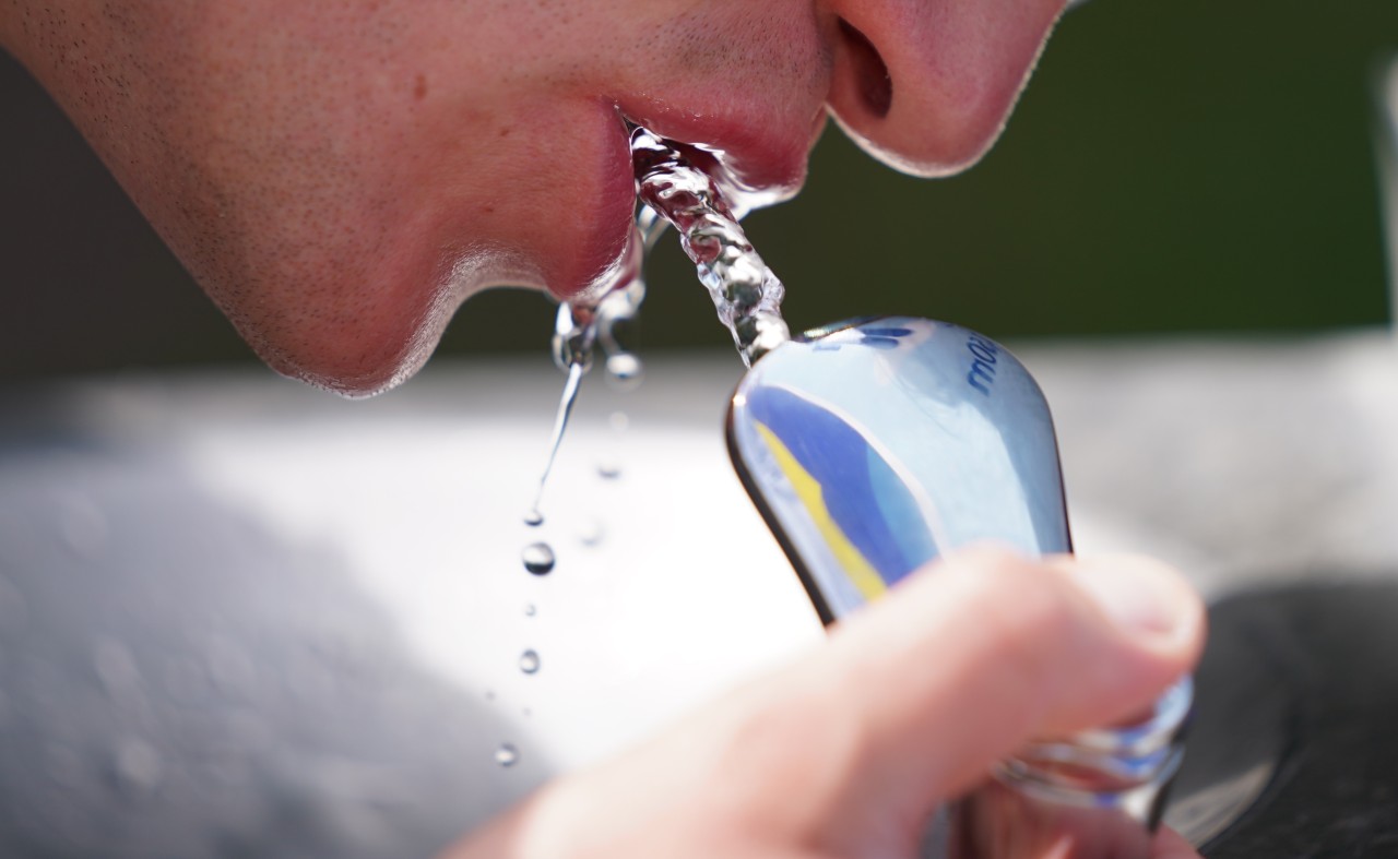 In Oberhausen könnten dir bald Unregelmäßigkeiten beim Trinkwasser auffallen. (Symbolbild)