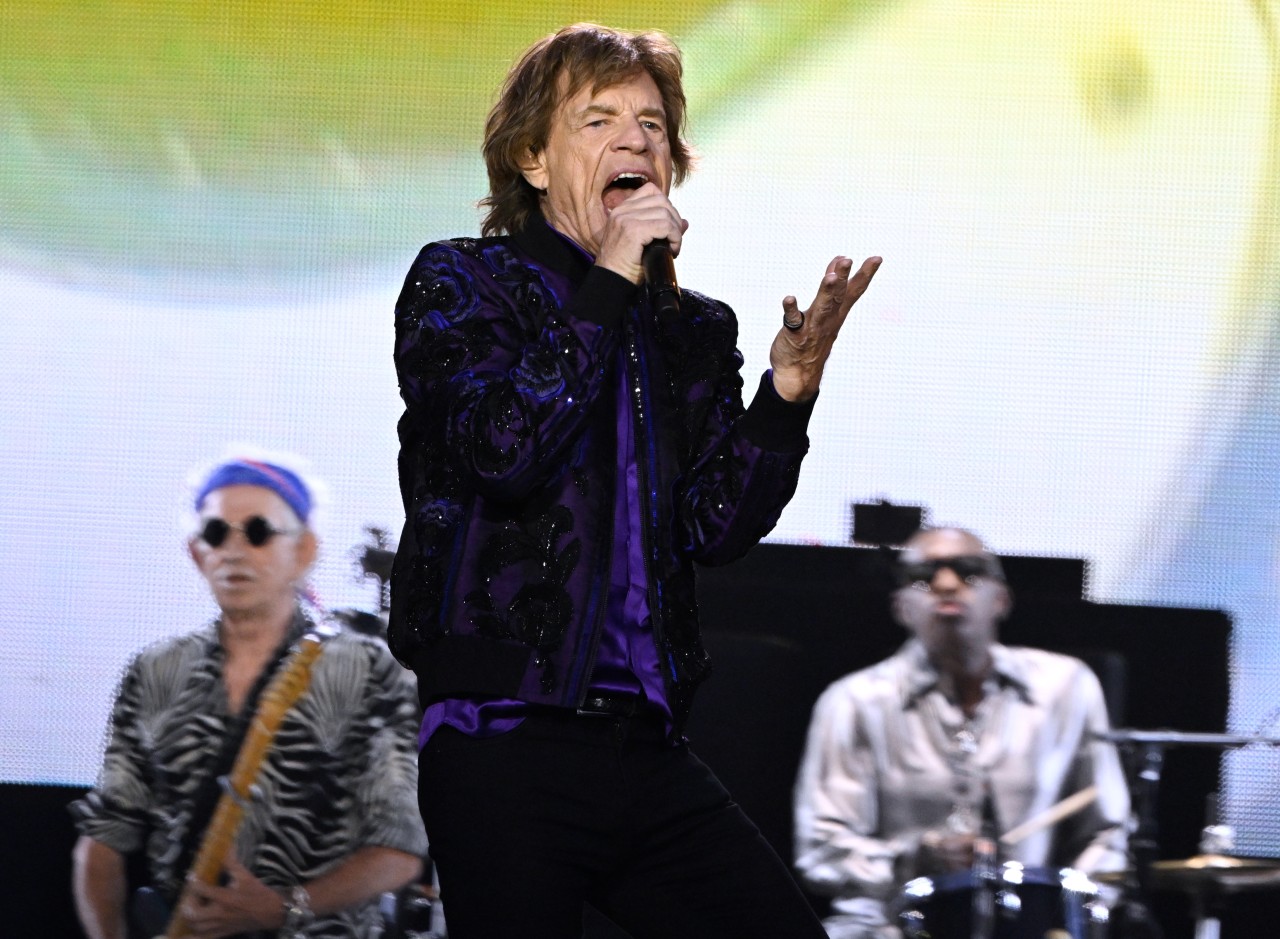 Die Rolling Stones um Mick Jagger stehen kurz vor ihrem Auftritt auf Schalke.