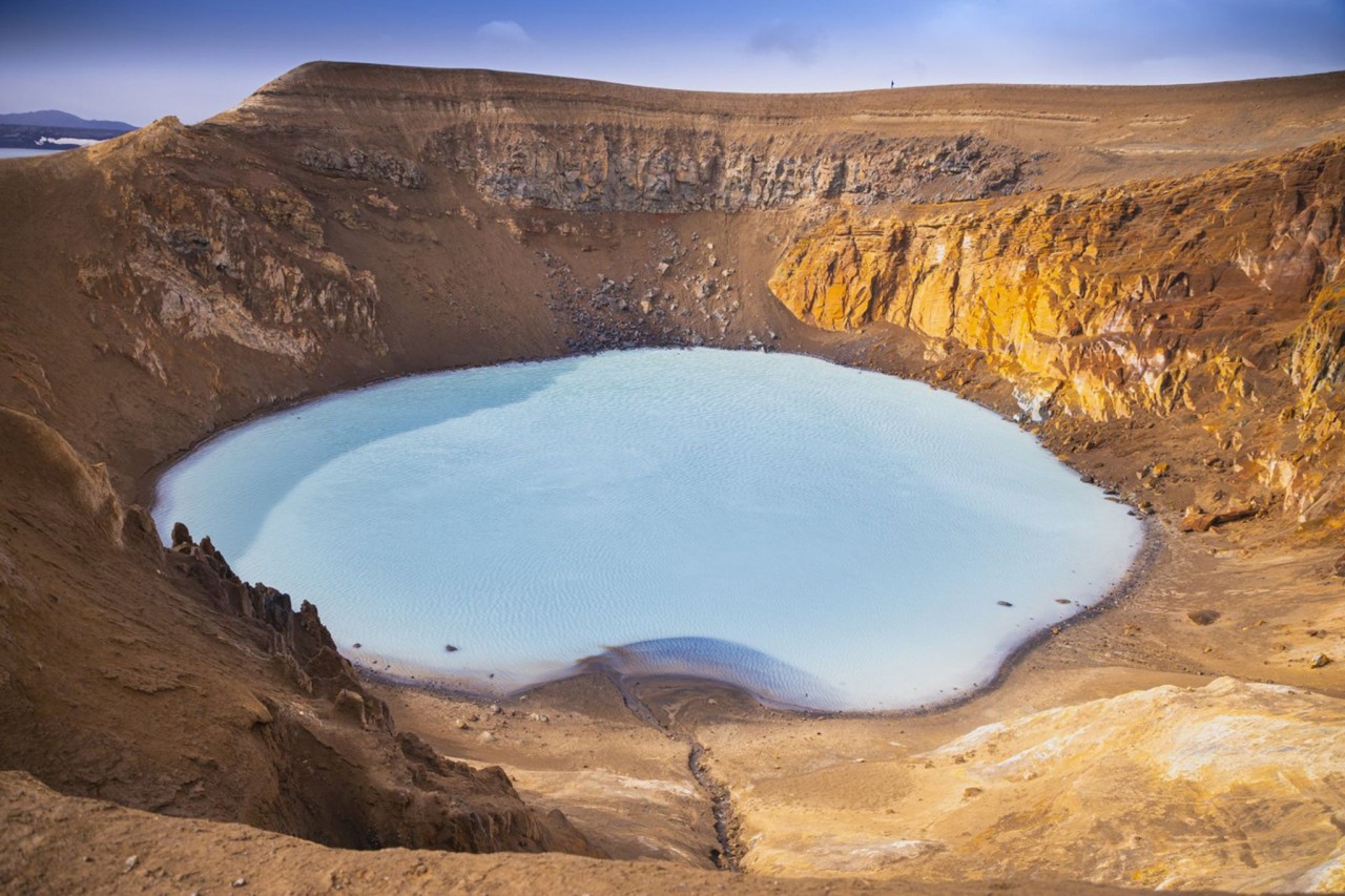 Im Víti-Krater des Askja-Vulkans liegt ein See. Andere sagen: Es ist die größte Badewanne Islands.