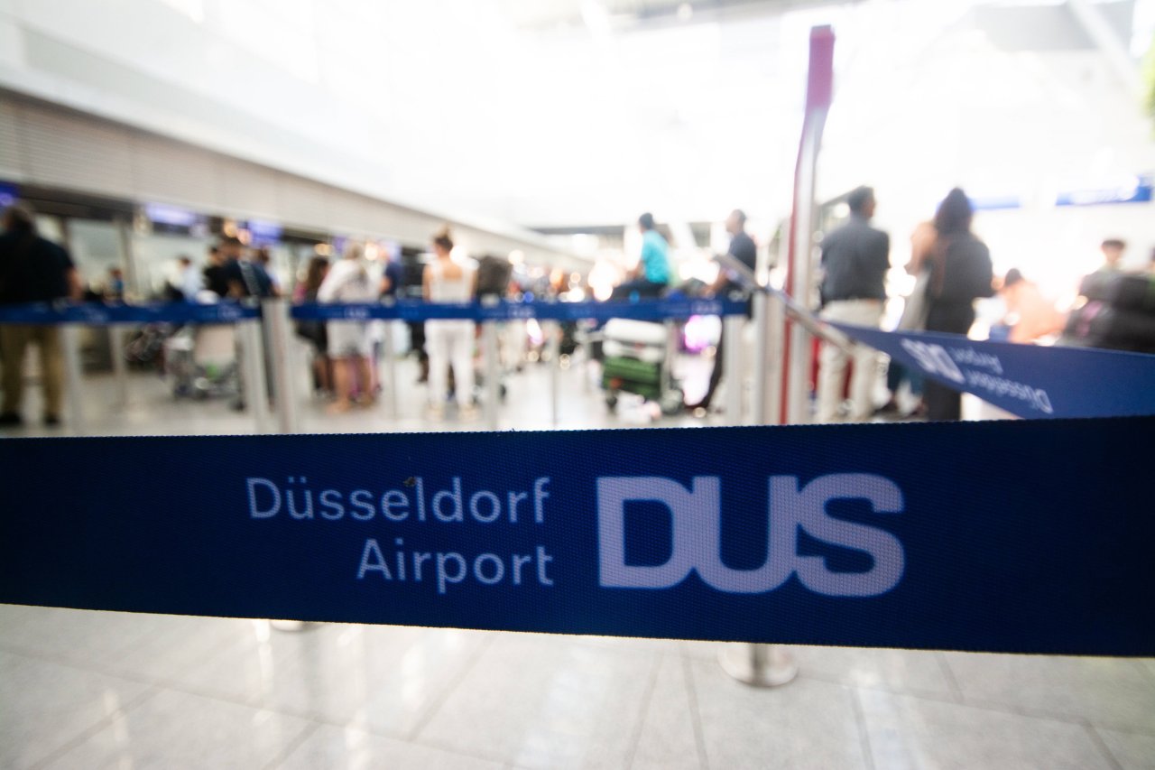 Am Flughafen Düsseldorf ist die Hölle los – wird es auch hier eng? (Symbolbild)