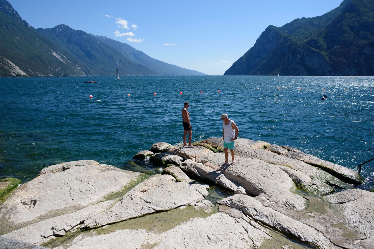 Der Gardasee ist ein Top-Ziel für den Urlaub in Italien. Doch Touristen müssen hier nun besonders vorsichtig sein!