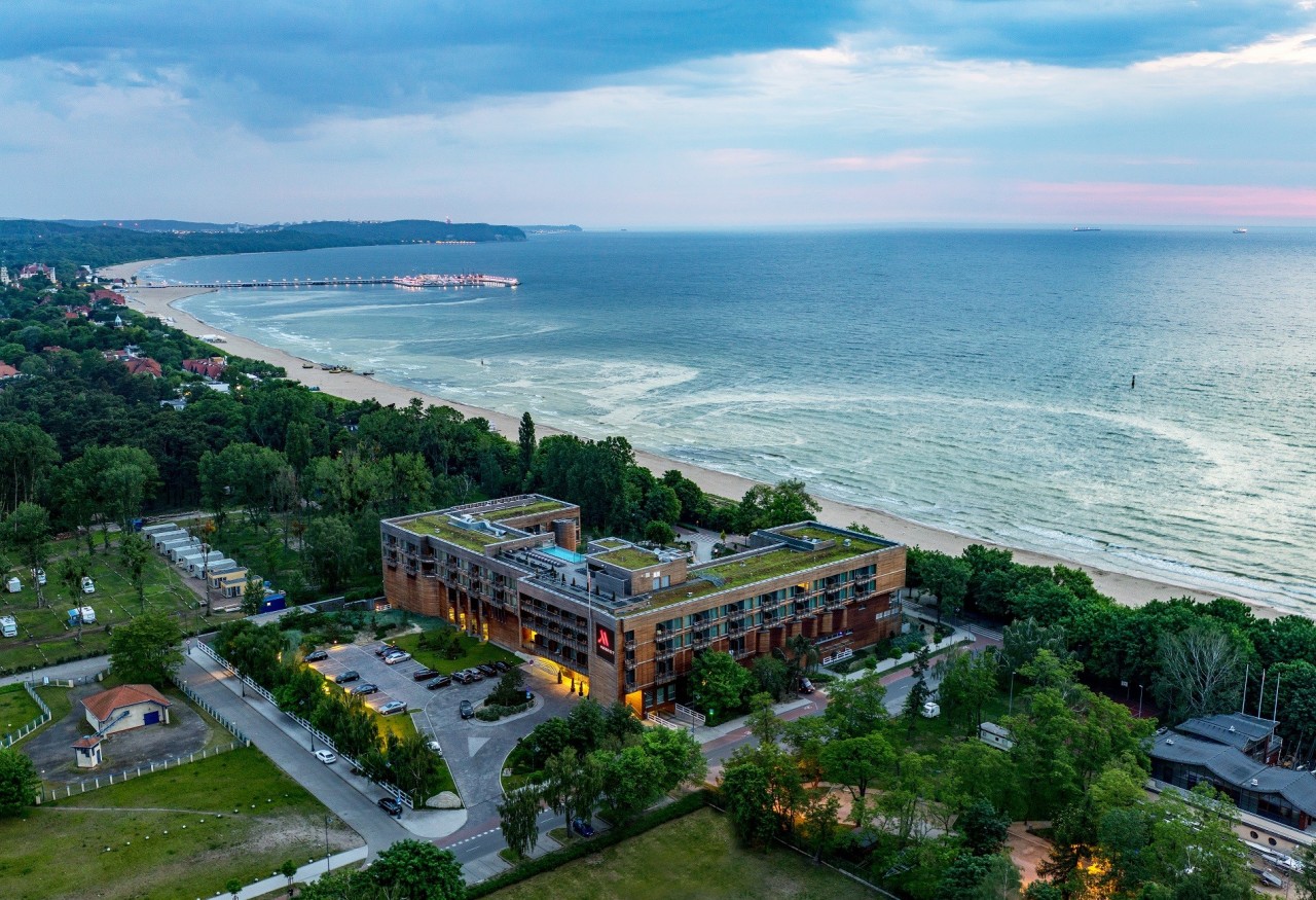 In Sopot gibt es neue Hotels, die moderne Spa- und Wellnessbereiche haben – ideal für eine kurze oder längere Auszeit. 