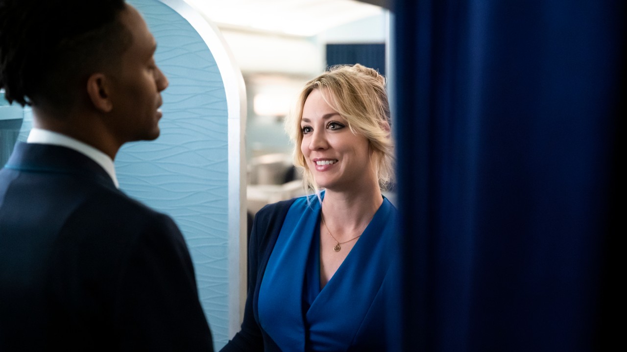 „The Flight Attendant“-Star Kaley Cuoco sorgt bei Amazon Prime für Begeisterung. Doch sie hat eine bittere Nachricht für alle Fans.