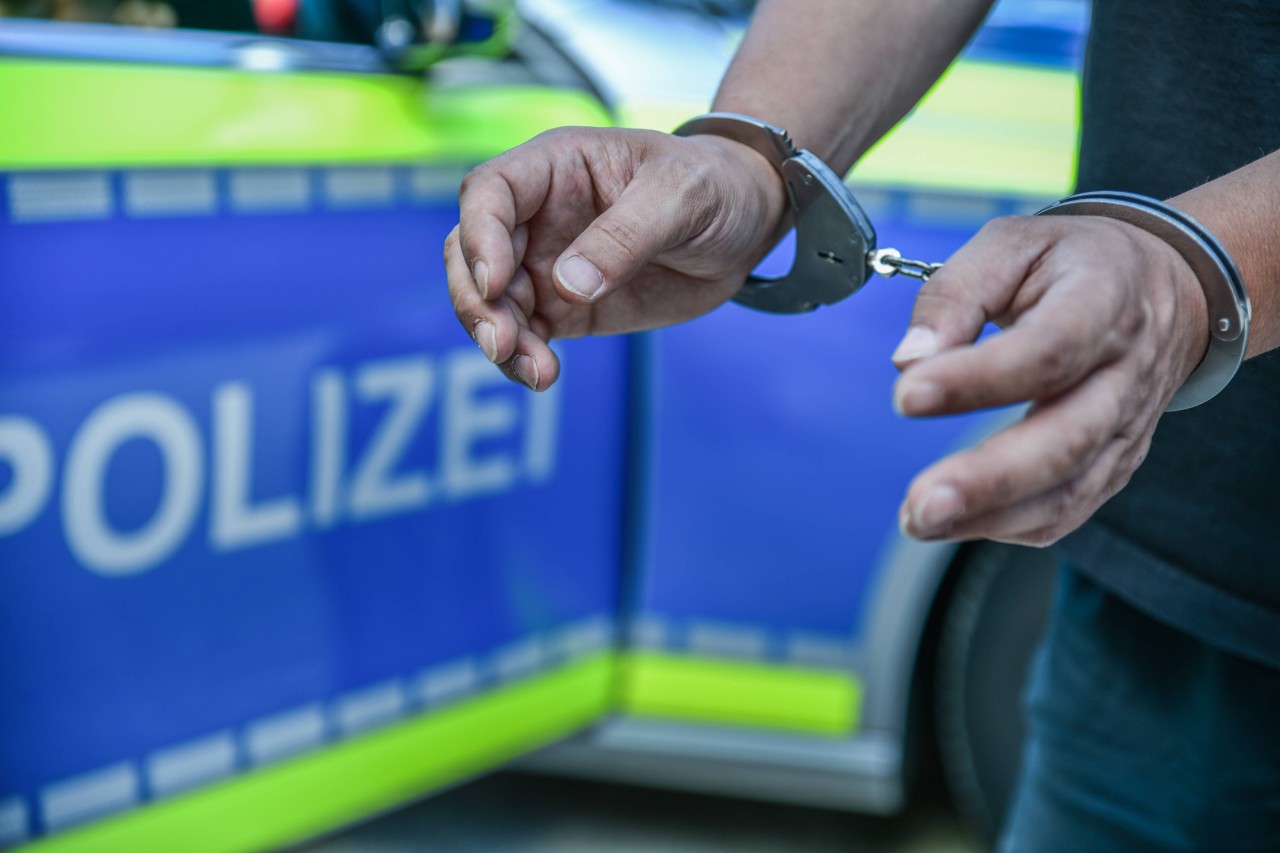 Dortmund: Mann rastet bei Polizei-Einsatz aus. (Symbolbild)