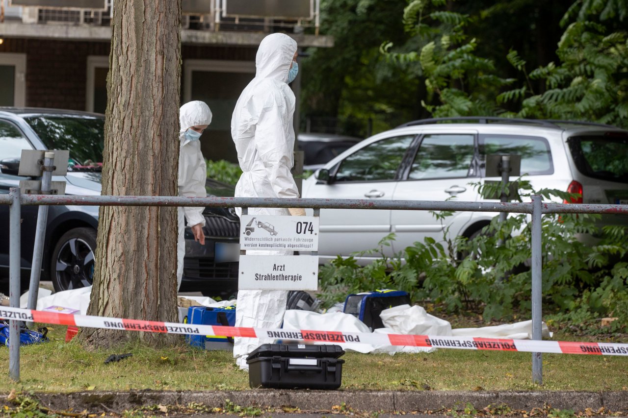 Duisburg: Mann Erschießt Ehefrau Vor Klinik – Tragisches Detail ...