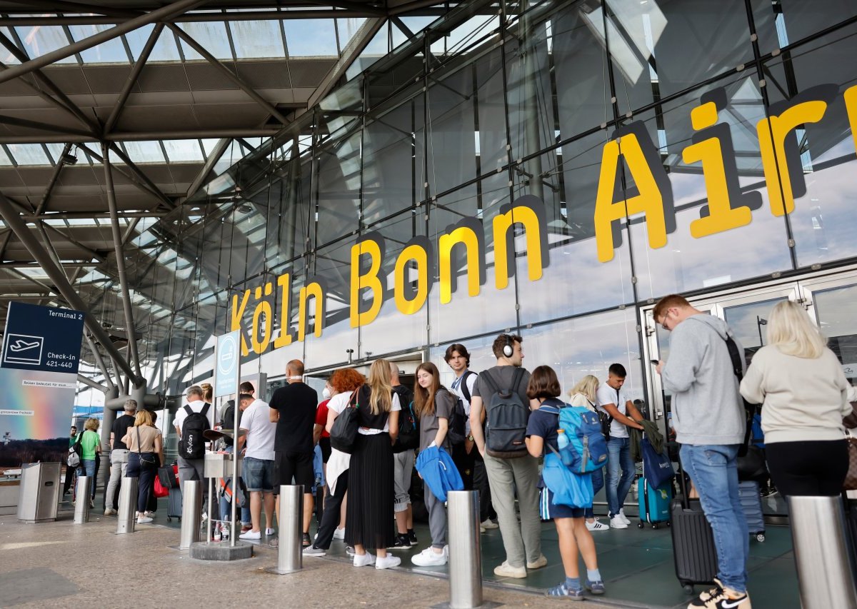 Flughafen_Köln_Bonn.jpg