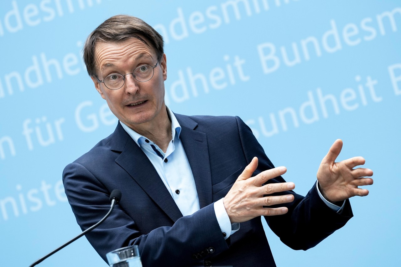 Gesundheitsminister Karl Lauterbach stellte einen neuen Corona-Plan für Herbst und Winter vor. 