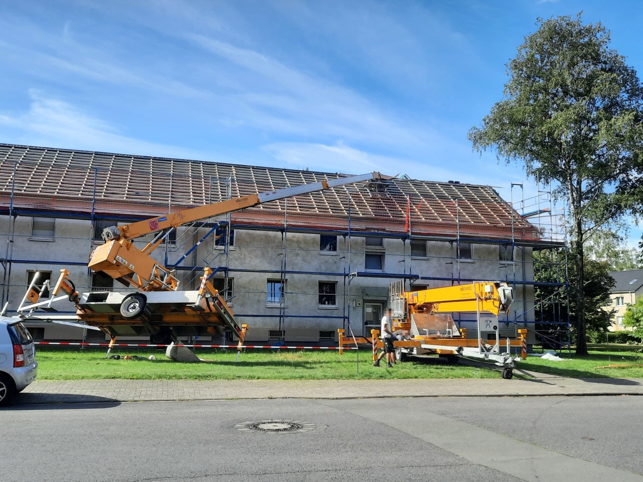 Schrecklicher Unfall in Recklinghausen! Ein Baukran ist umgestürzt, verletzte einen Arbeiter schwer.