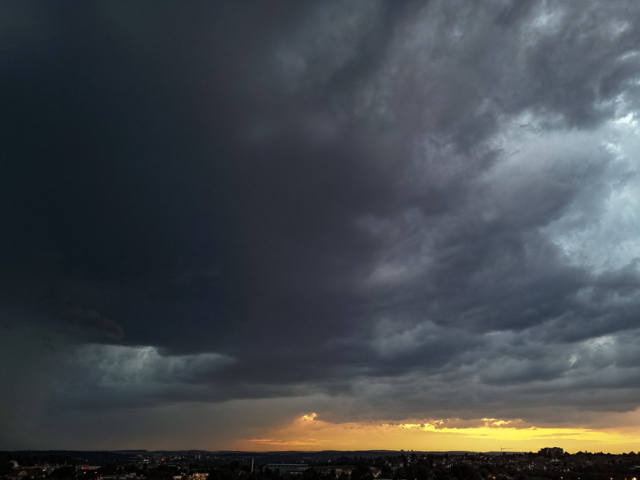 Das Wetter in NRW wird in den nächsten Tagen richtig stürmisch. (Symbolfoto)