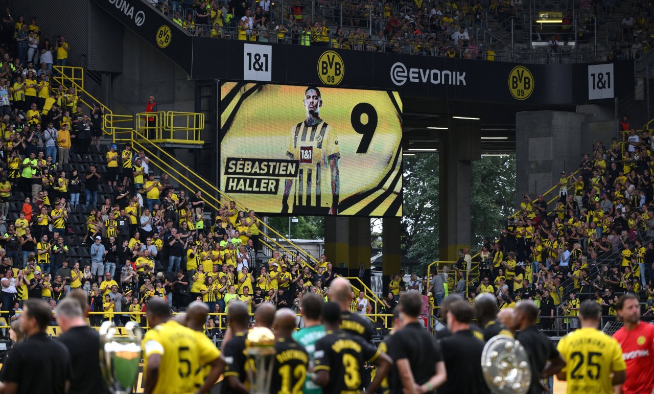 Im Stadion von Borussia Dortmund wurde viel an Sebastien Haller gedacht.
