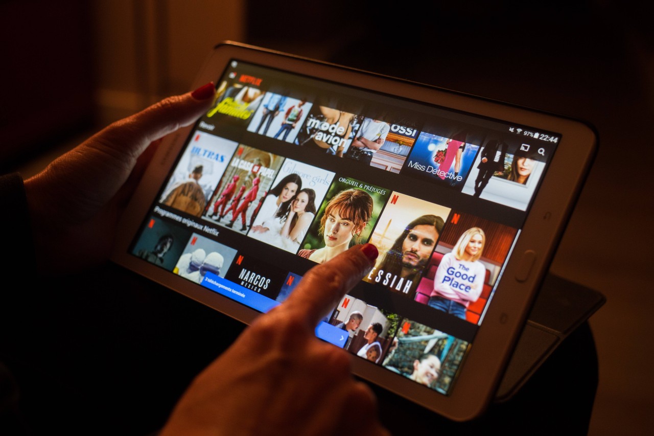 In der Netflix-App konnte man bis zuletzt nahezu jeden Filme und jede Serie downloaden, um sie später offline abzuspielen.