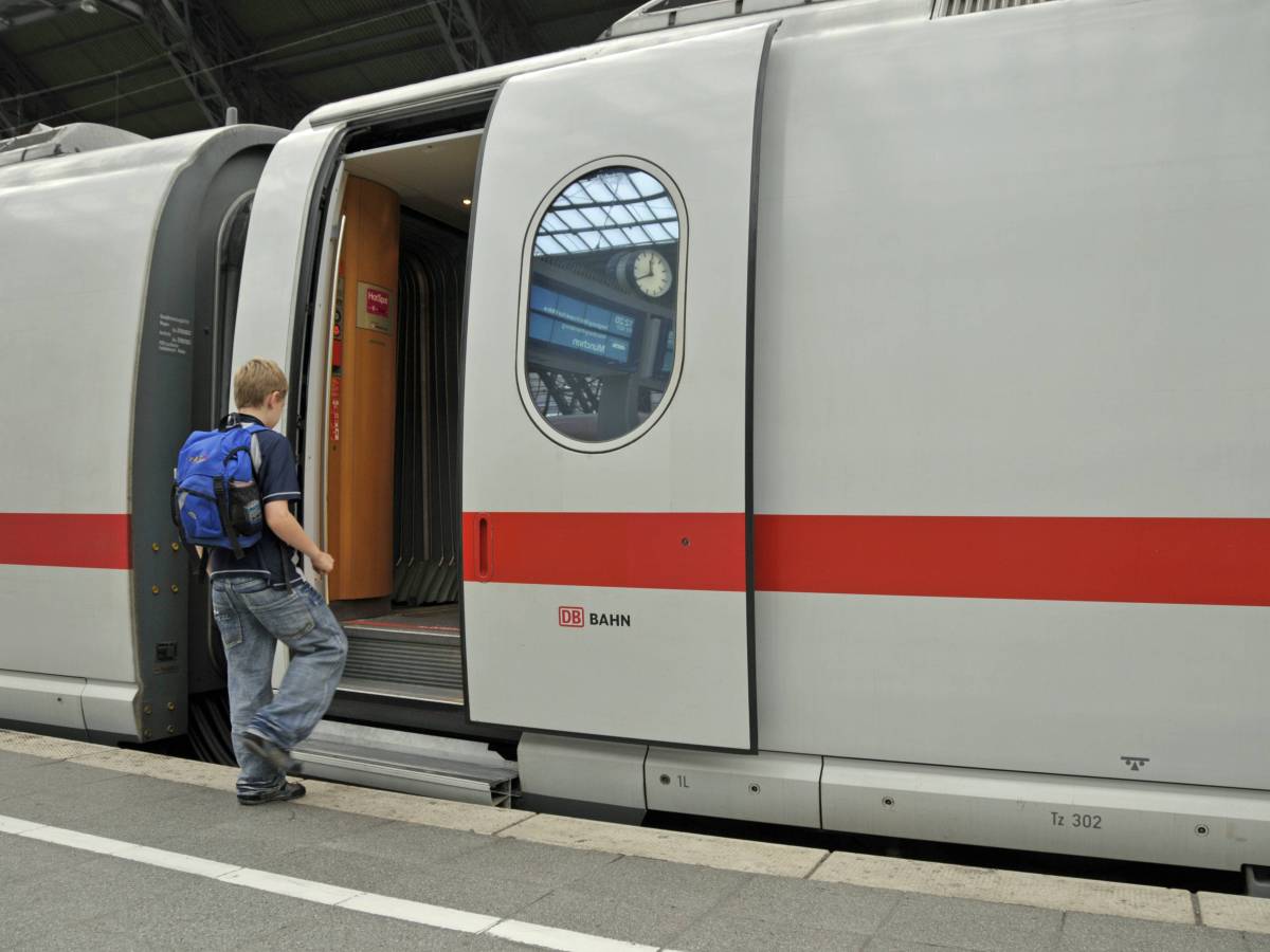 Bahn-in-NRW-Kind