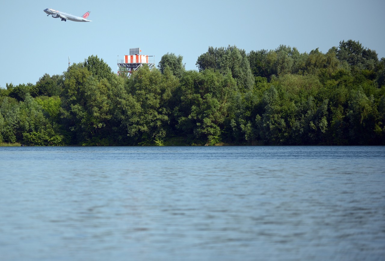 Düsseldorf: 14-Jähriger nach Badeausflug im Lambertus See tot. (Symbolbild)