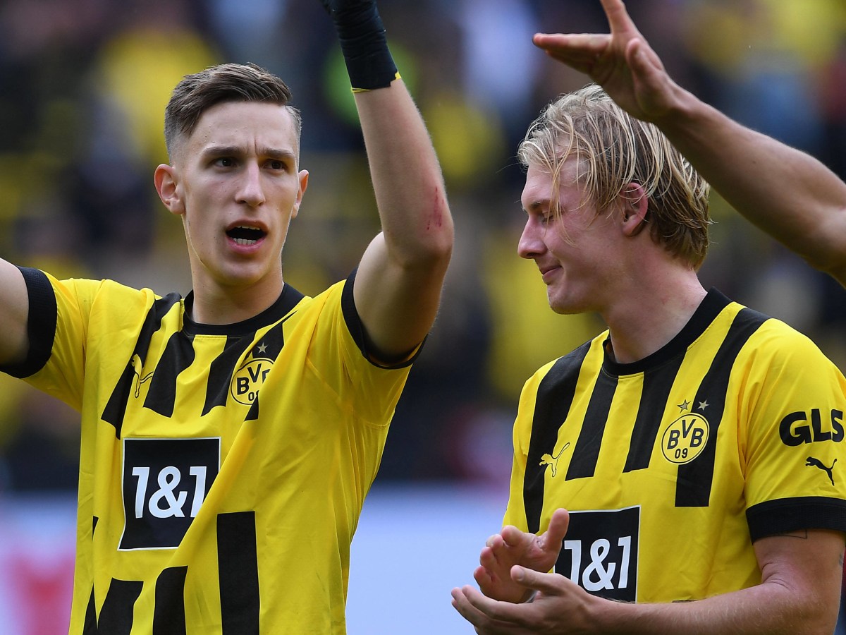 Bei Borussia Dortmund jubeln Nico Schlotterbeck (l.) und Julian Brandt.