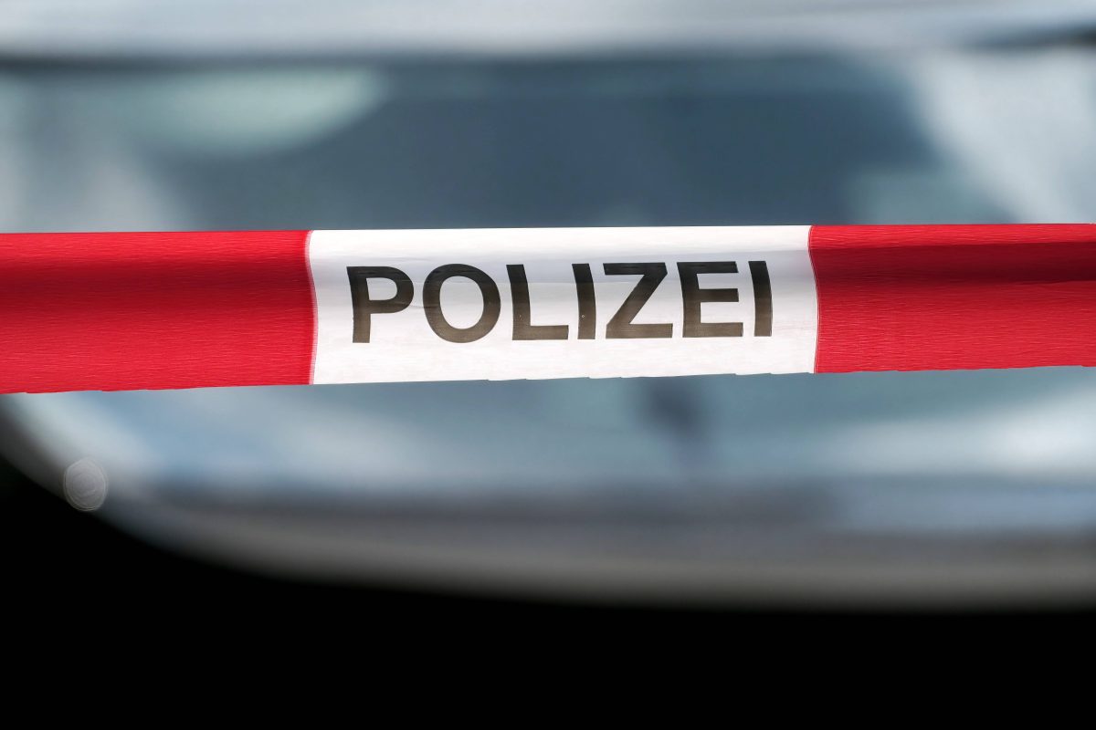 Brandenburg: Polizei sperrt Unfallort ab.