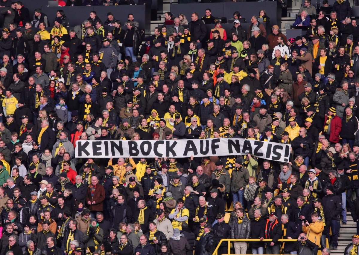 Borussia-Dortmund-bvb-nazis.jpg