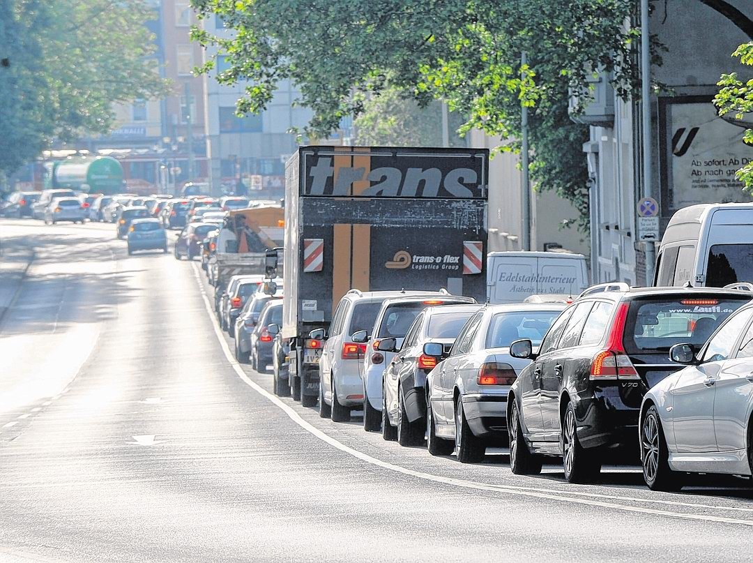 Duisburger Pendler im Stau.jpg