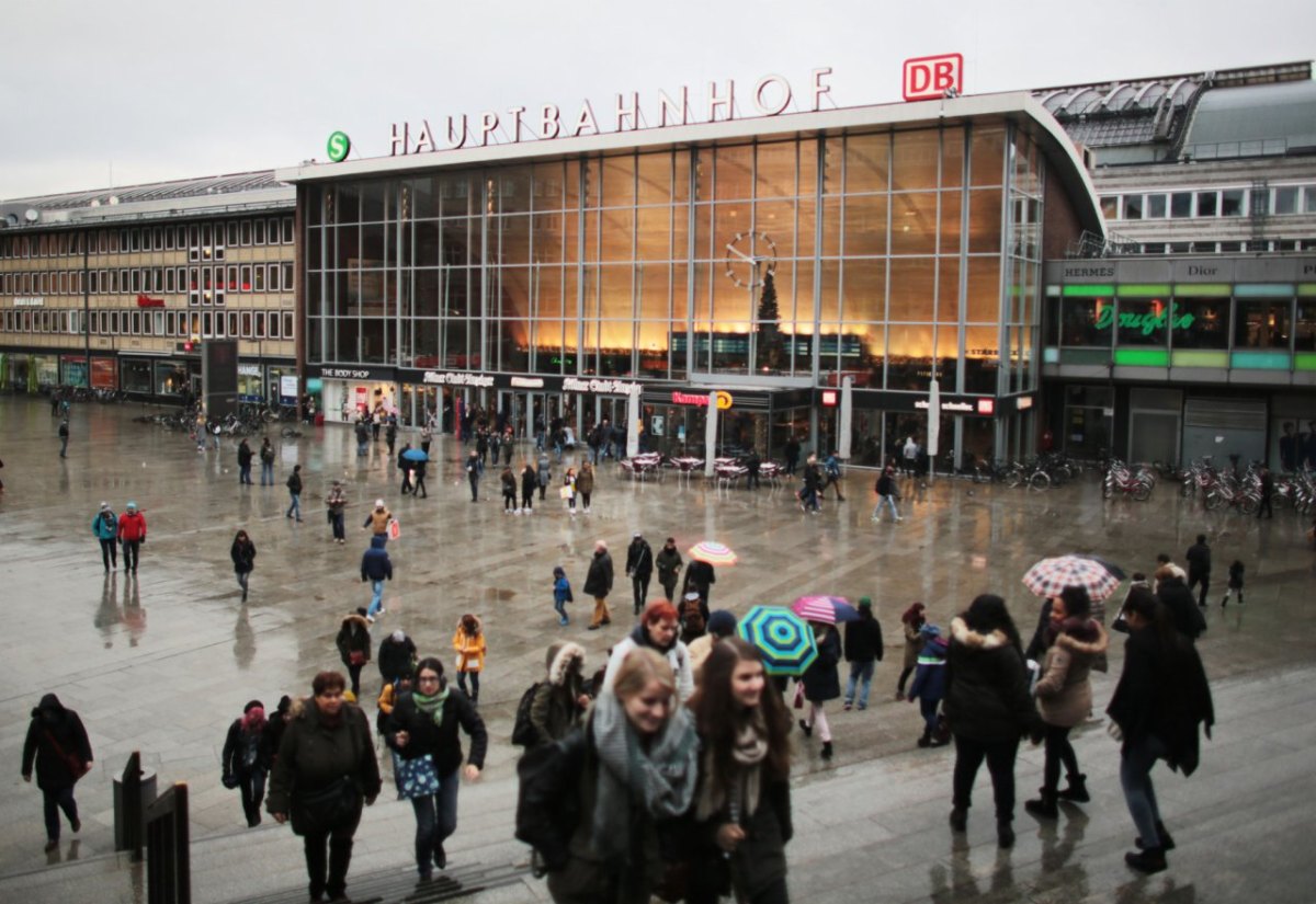 Hauptbahnhof köln.jpg