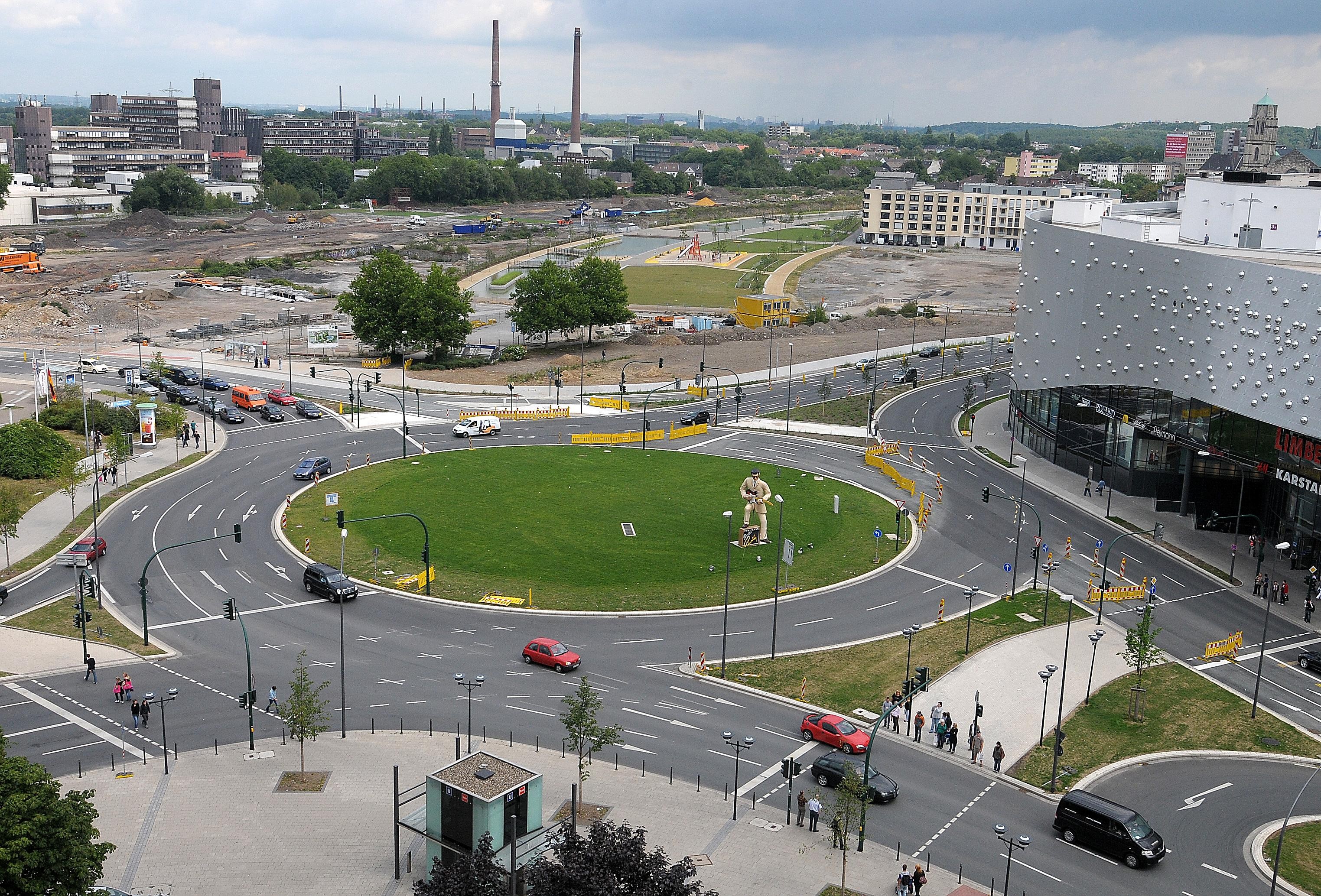 Im Vergleich zum Kreisverkehr seien Kreuzungen mit Ampeln für Kinder, Alte und Behinderte leichter zu überqueren. Foto: Remo Bodo Tietz