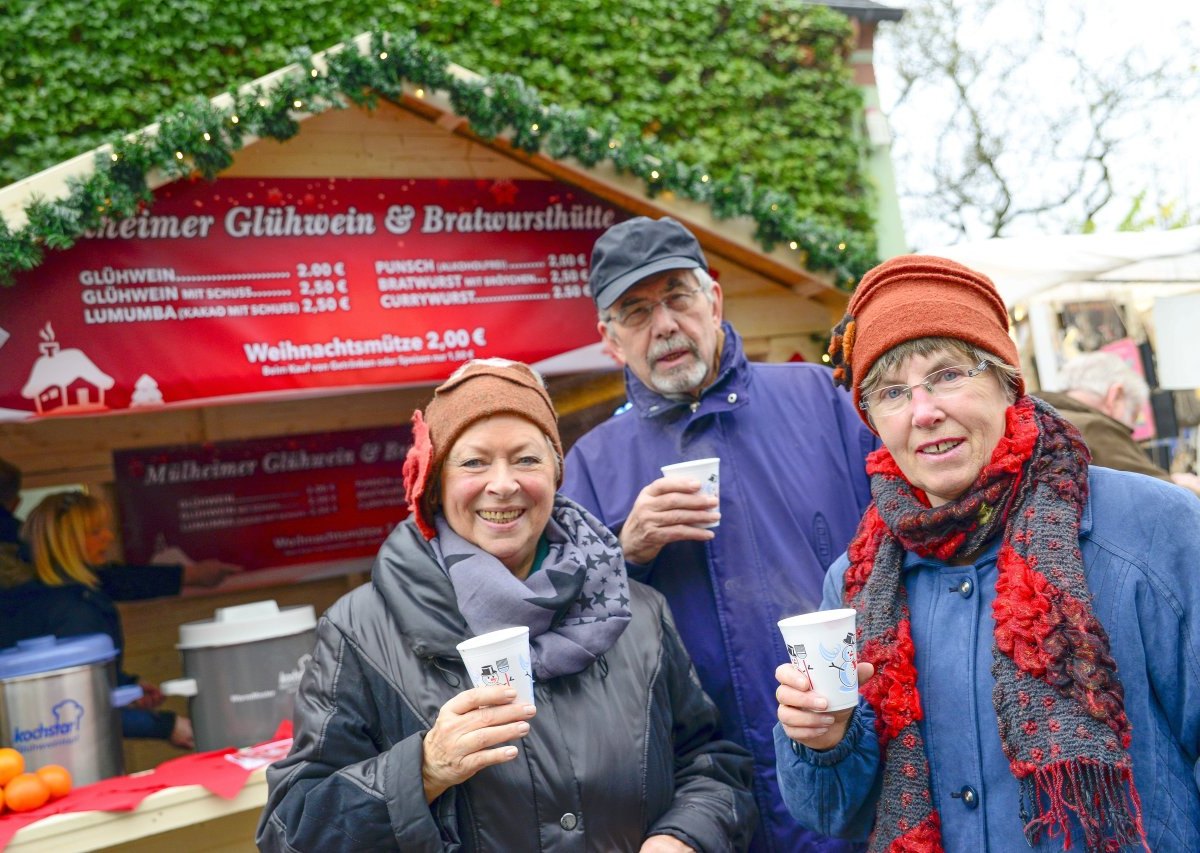 Saarner Nikolausmarkt am 06_12_2014 in_0.jpg