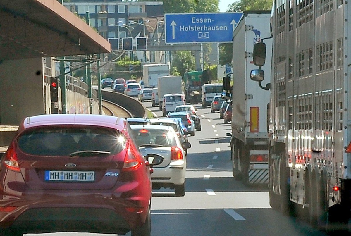 Stau Essen A40.jpg