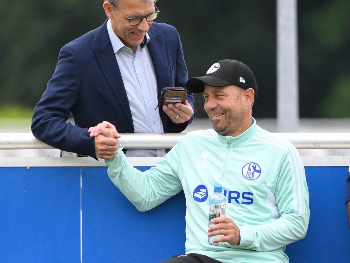 FC Schalke 04: Trainer Kramer mit Vorstand Knäbel.