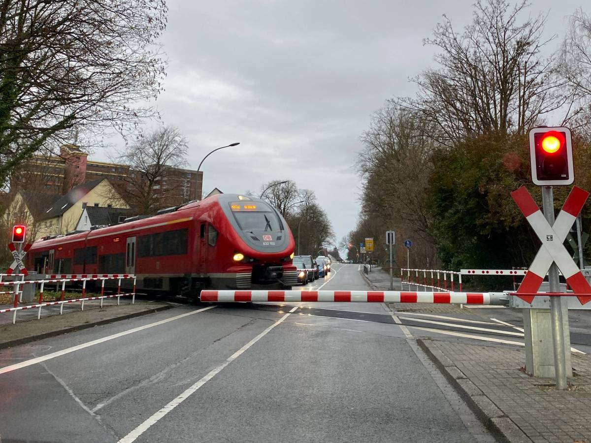 Deutsche Bahn teilt für NRW einige Fahrausfälle für den Jahresanfang mit. Diese Linien sind betroffen!