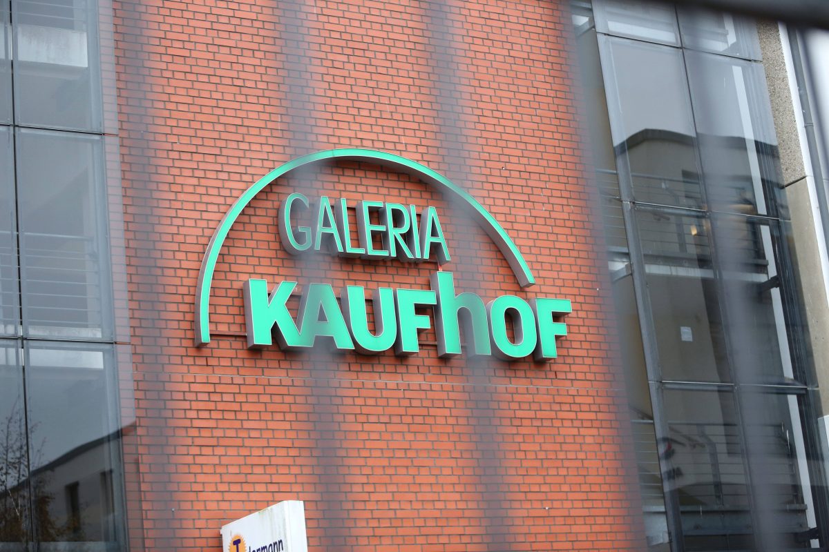 Galeria Karstadt Kaufhof Droht Mehreren Filialen Jetzt Das Derwestende 