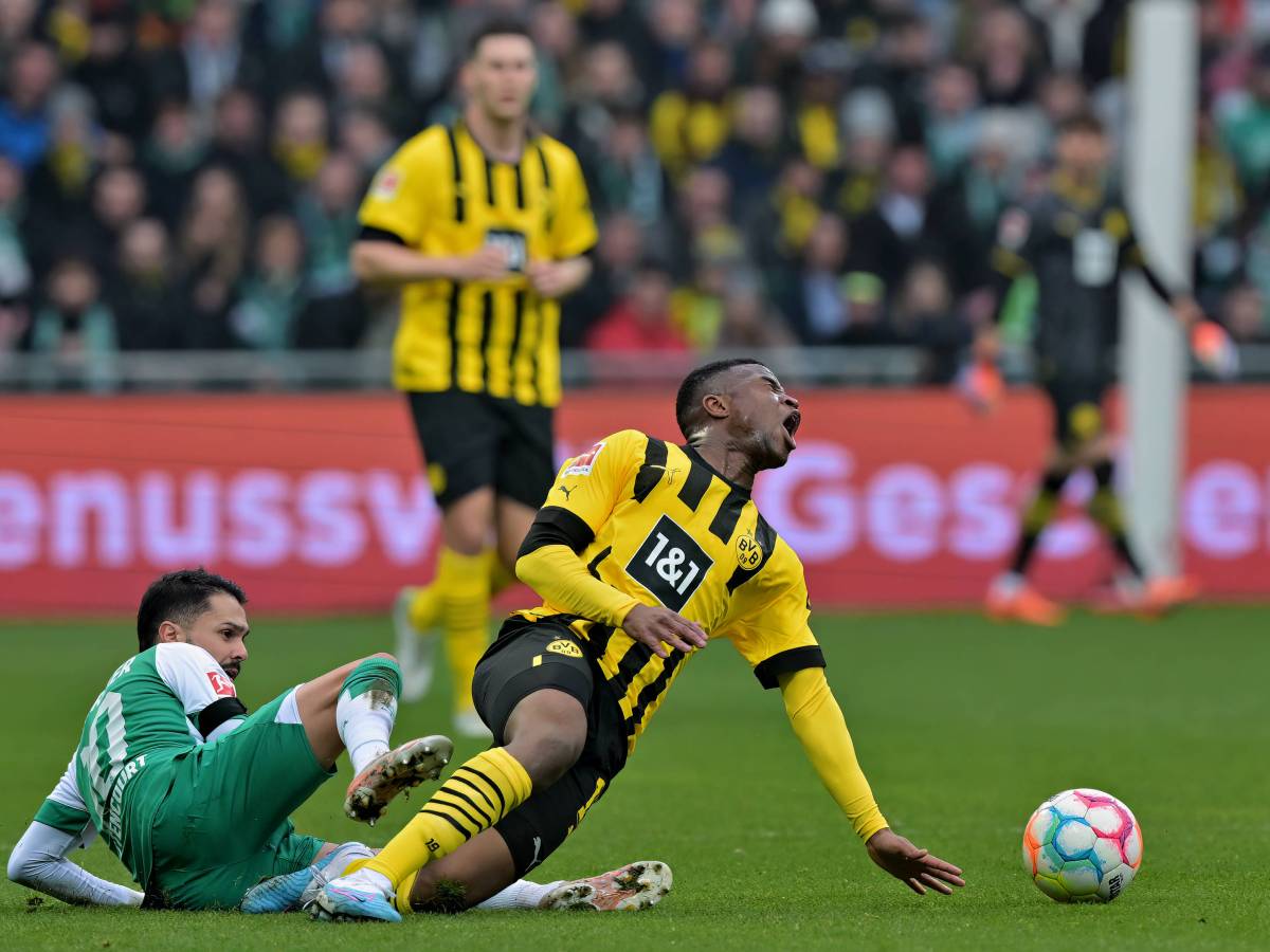 Werder Bremen - Borussia Dortmund: Moukoko muss raus.
