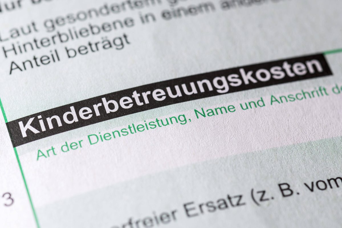 Eine Steuererklärung abzugeben kann sich in vielen Fällen lohnen. Mit diesen 5 Tricks eines Steuer-Experten kannst du noch mehr Geld zurückbekommen.