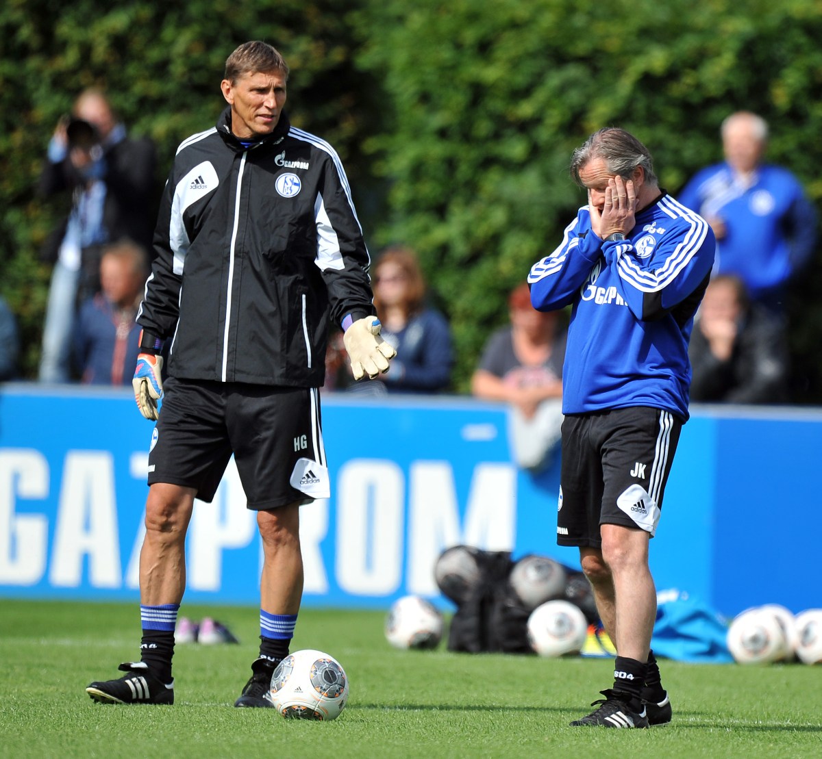 FC Schalke 04: Holger Gehrke (l.) trainierte bei den Knappen die Torhüter.