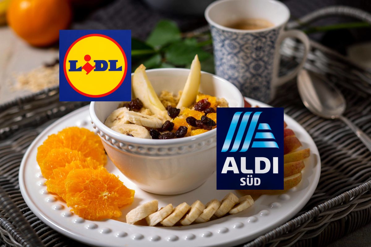 Aldi, Lidl und Co. Logo FrÃ¼hstÃ¼ck mit MÃ¼sli, Obst und Kaffee auf Tisch