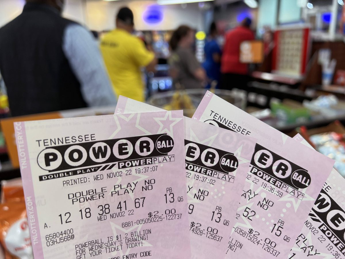 Ein US-BÃ¼rger knackte Ende vergangenen Jahres den wohl grÃ¶ÃŸten Jackpot. Das leistete sich der Lotto-Gewinner als erstes.