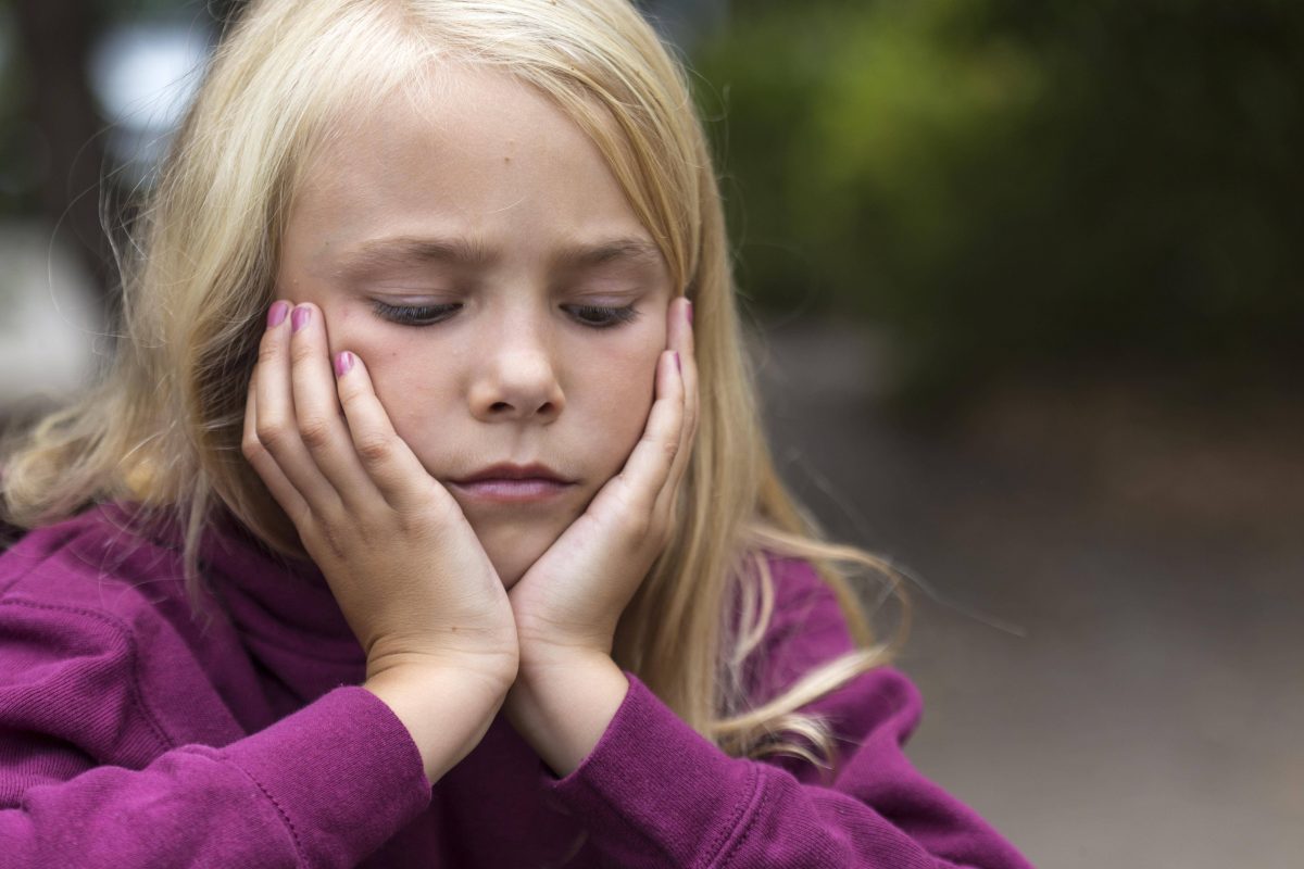 Das Existenzminimum wird fÃ¼r Kinder an den Bedarfen von Erwachsenen berechnet. Doch warum ist das? Kritik kommt von vielen Seiten.