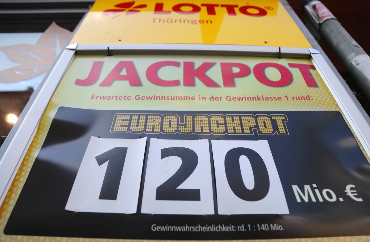 Lotto-Jackpot, 100 Millionen Euro, Frau Ã¼berrascht