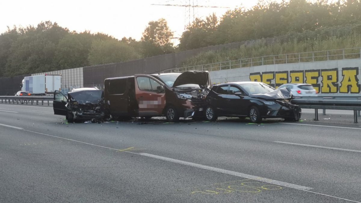 A1 in NRW: Massenunfall