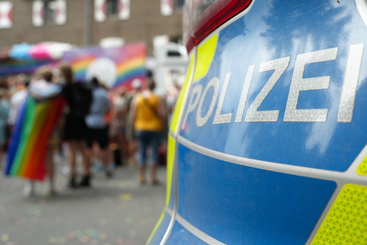 Polizeiauto beim CSD in Köln (NRW)