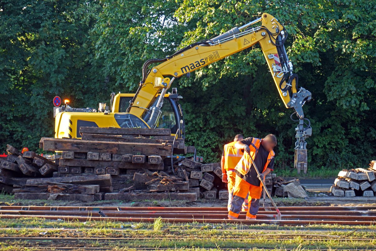 Bahn im Ruhrgebiet: Jede Menge Sperrungen kosten Pendler den letzten Nerv.